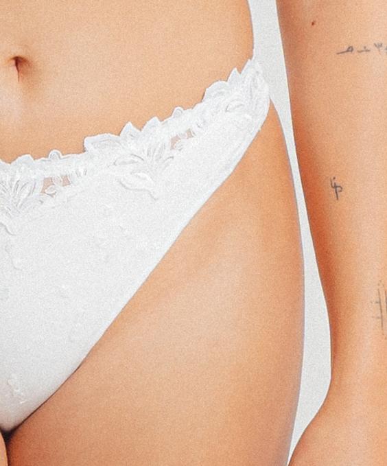 Louisa Bracq LYS ROYAL - String