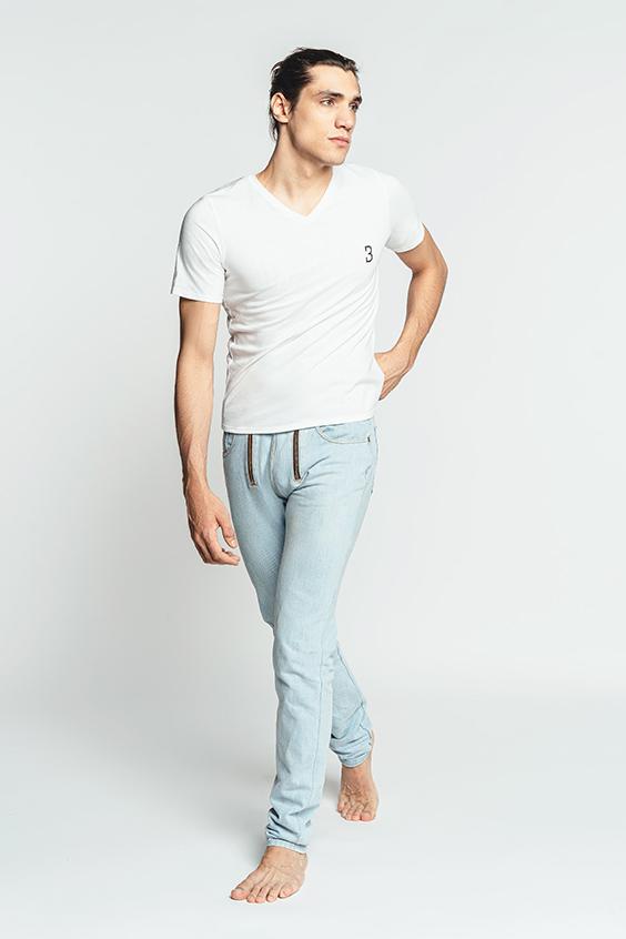 louisa bracq White Basic Range - T-shirt col V