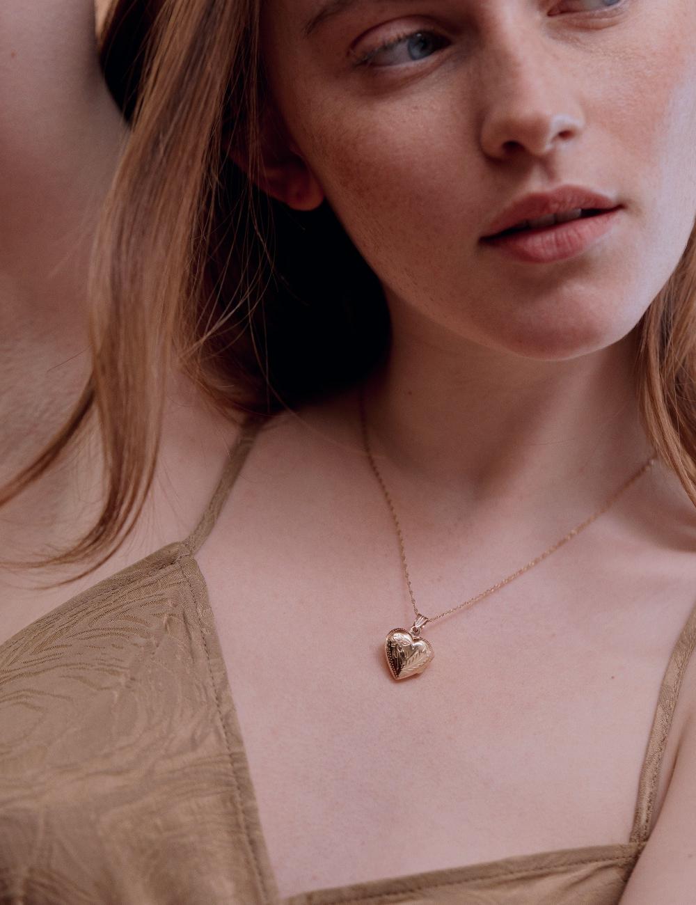 Louise Damas EVE - MEDAILLON