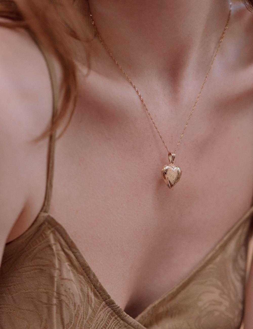 Louise Damas EVE - MEDAILLON