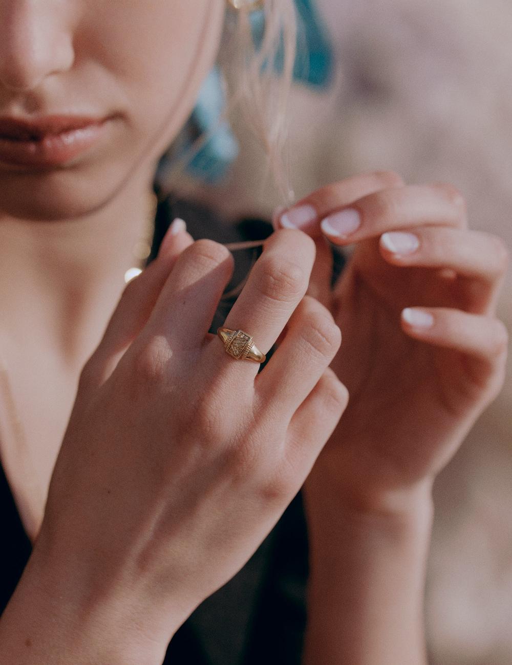 Louise Damas GYPTIS - CHEVALIERE