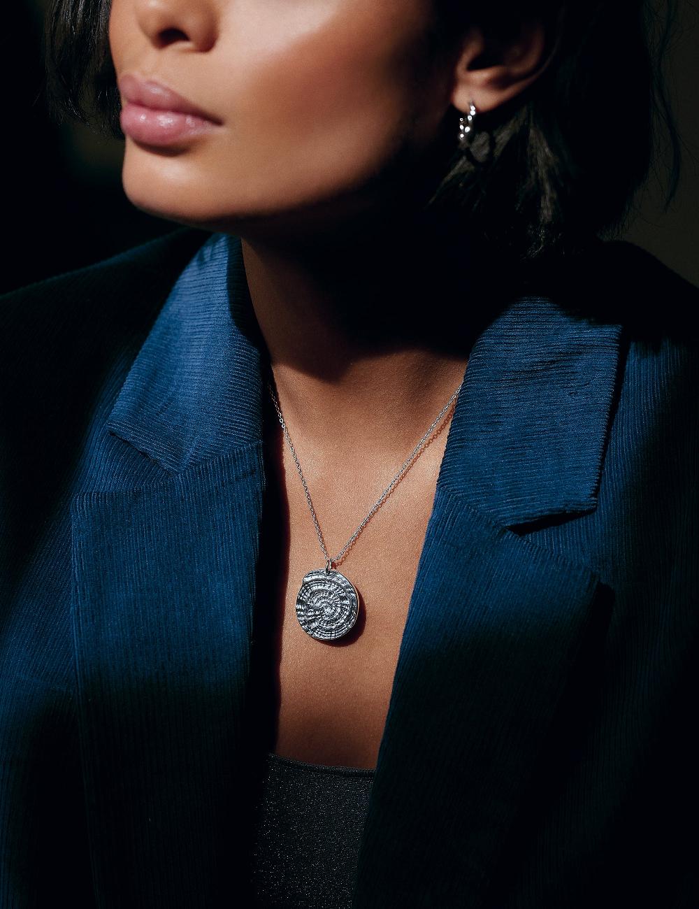 Louise Damas VÉNUS - MÉDAILLE ARGENT