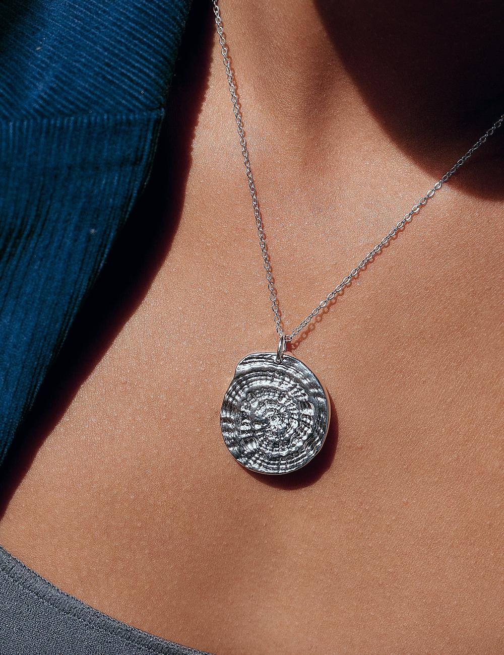Louise Damas VÉNUS - MÉDAILLE ARGENT