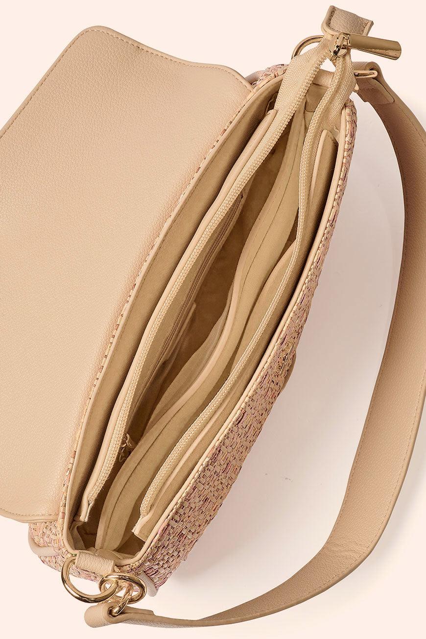 Lpb Woman SAC A MAIN ISOLA