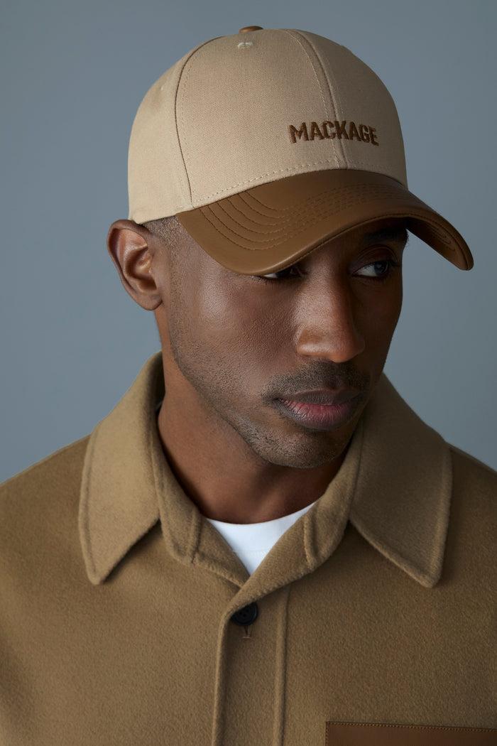 Mackage ANDERSON-NV Casquette En Toile De Coton Avec Visière En Cuir