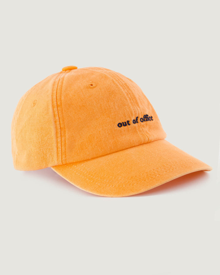 maison labiche La Casquette Beaumont "out of office"
