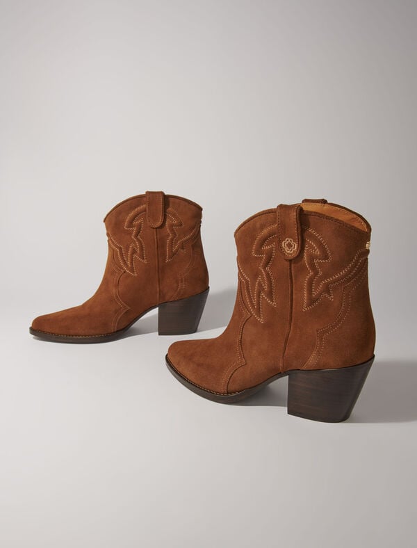 Maje Bottines Santiags En Cuir Suédé Marron Chaud