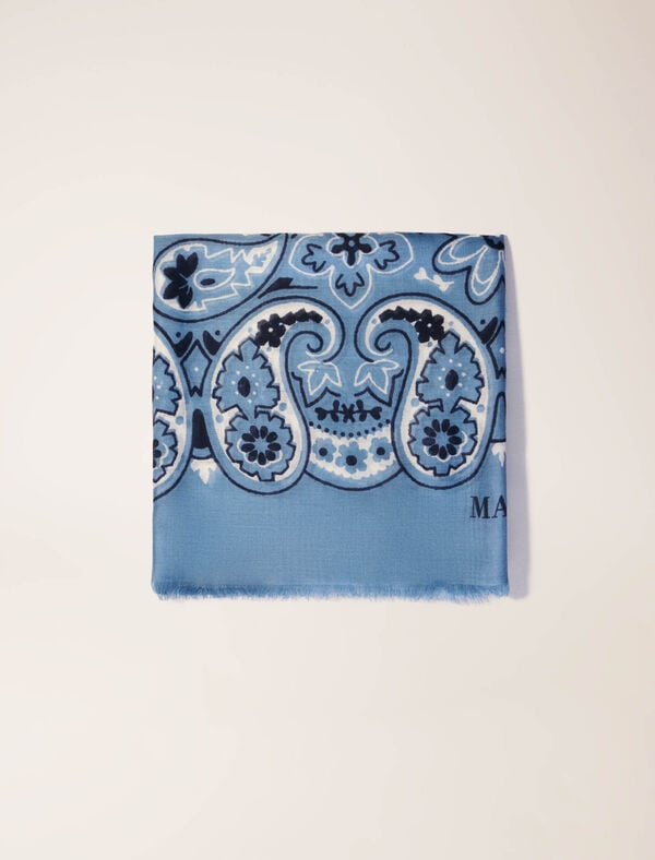 maje Châle à imprimé bandana Bleu bandana print