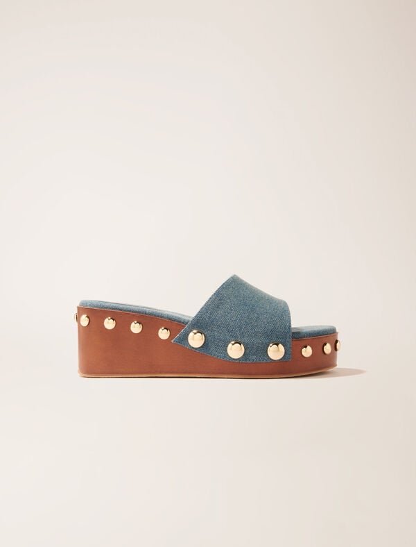 maje Mules compensées en denim à studs Bleu jean