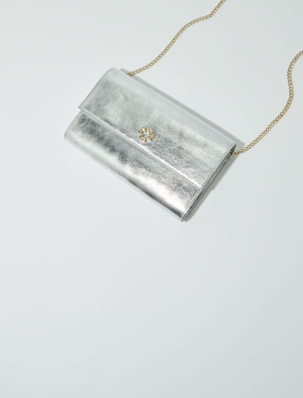 Maje Pochette En Cuir Métallisé à Chaîne Argente