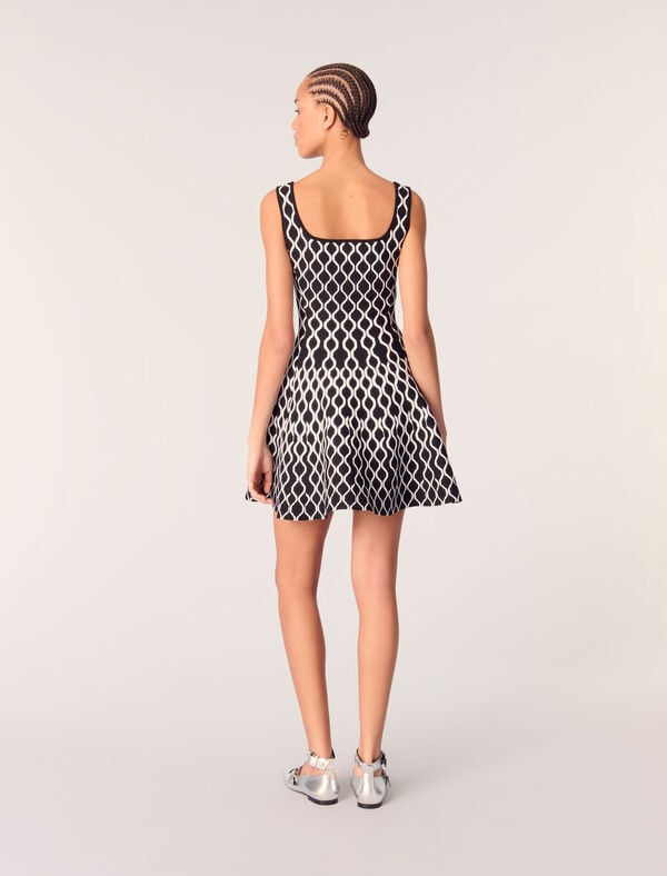 Maje Robe Courte En Maille à Motif Noir / Blanc