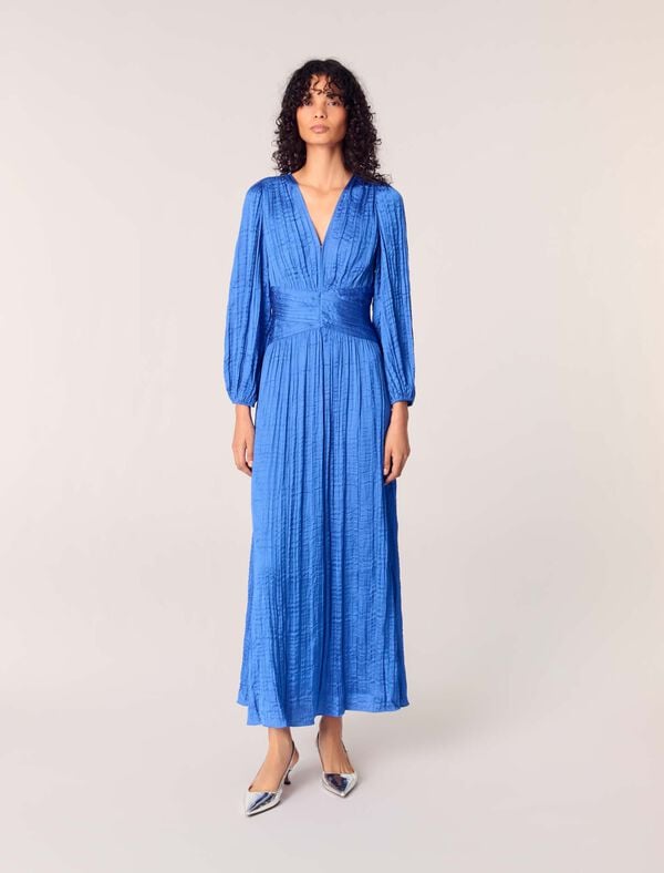 maje Robe longue satinée plissée Bleu