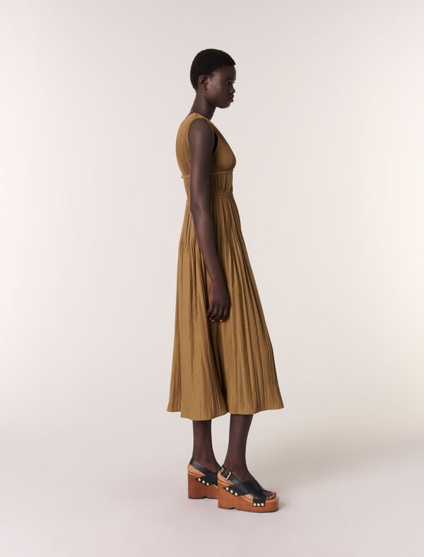 Maje Robe Plissée Et Décolleté Bijoux Kaki