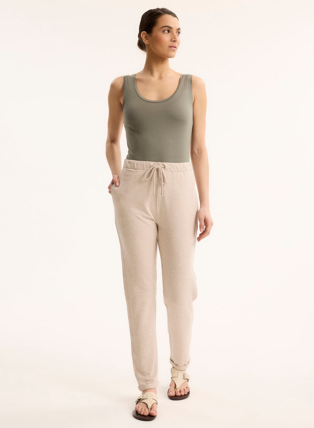 majestic filatures Pantalon Beige Daphné à revers en Viscose / Élasthanne Viscose / Élasthanne