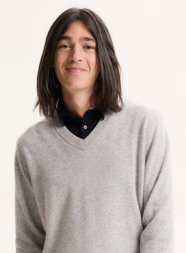 Majestic Filatures Pull Gris Col V Manches Longues Cachemire