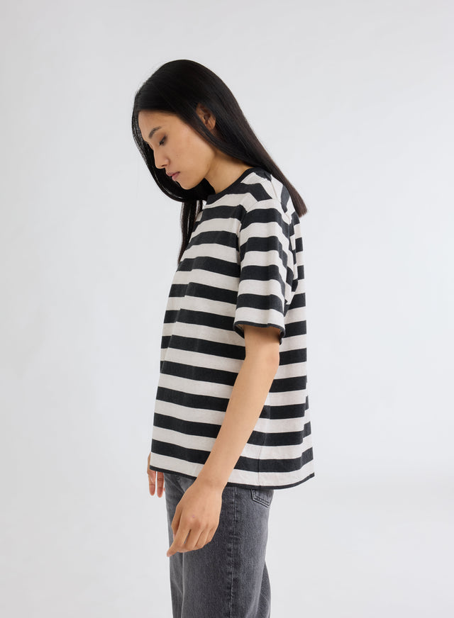 Majestic Filatures T-shirt Anthracite Et Écru Rayé Oversize Col Rond Manches Courtes En Coton Organique Coton Organique