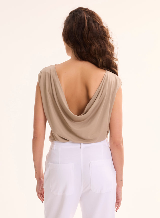 Majestic Filatures T-shirt Beige Col Bénitier Manches Courtes En Viscose / Élasthanne Viscose / Élasthanne