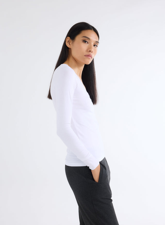 Majestic Filatures T-shirt Blanc Col V Manches Longues En Viscose Et Élasthanne Viscose / Élasthanne