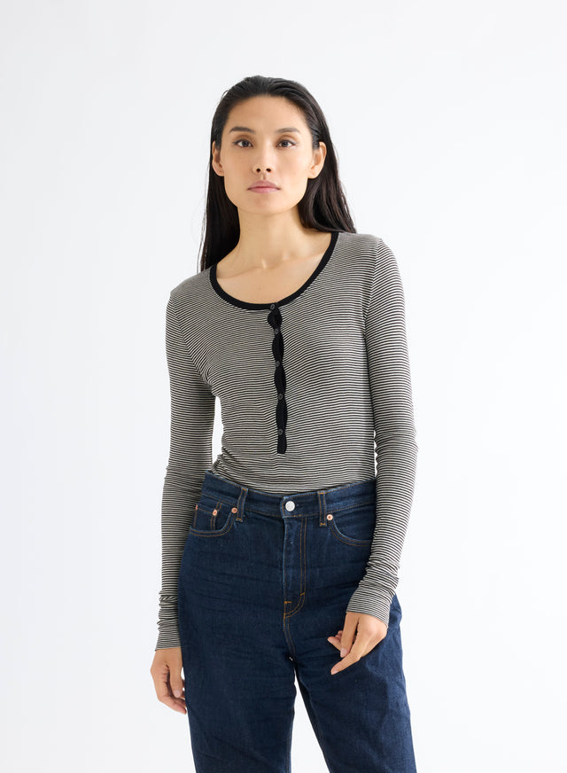 majestic filatures T-shirt Blanc et Noir Rayé Côtelé Col U Manches Longues avec Boutons en Viscose Viscose