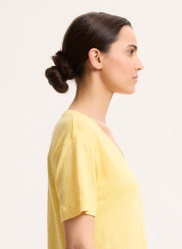 Majestic Filatures T-shirt Jaune Col V Manches Courtes En Lin / Elasthanne Lin / Elasthanne