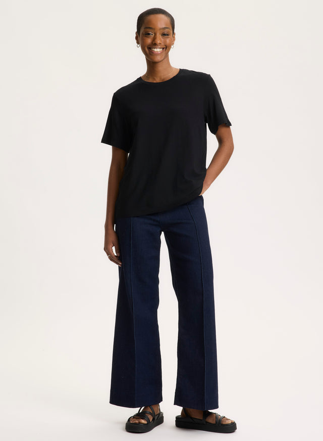 Majestic Filatures T-shirt Noir Col Bénitier Manches Courtes En Viscose / Élasthanne Viscose / Élasthanne