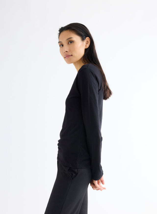 Majestic Filatures T-shirt Noir Col V Manches Longues En Coton Et Cachemire Coton / Cachemire