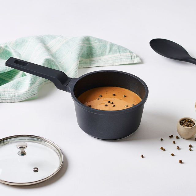 Mastra Casserole à Sauce Et à Lait Avec Couvercle - 14 Cm - Anti-adhésive