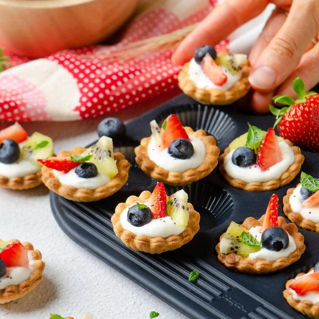 Mastra Moule à Tartelettes Rondes Cannelées - 16 Empreintes - Silicone