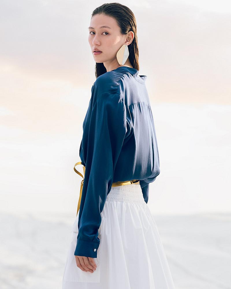 Mes Demoiselles Chemise Silveness Chemise En Satin De Soie Bleue Nuit Aux Lignes épurées