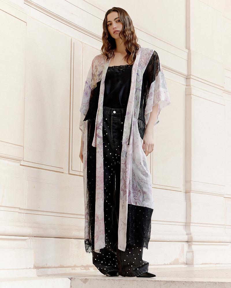 mes demoiselles kimono Pivera Long kimono vaporeux rose et dentelle noire