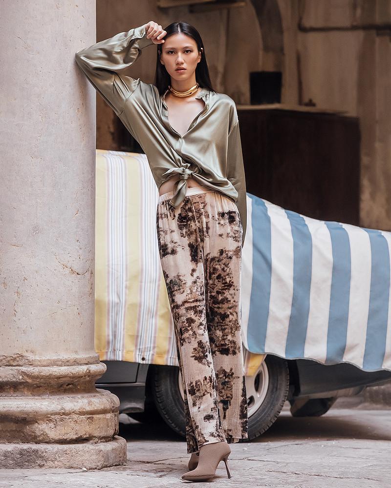 mes demoiselles pantalon Allar Pantalon en velour de soie imprimé paysage