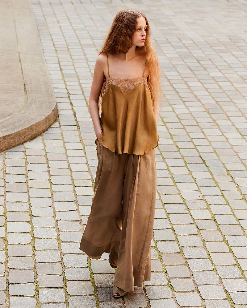 mes demoiselles top Mucha Top en soie gold avec dentelle française mes demoiselles top Mucha Top en soie gold avec dentelle française