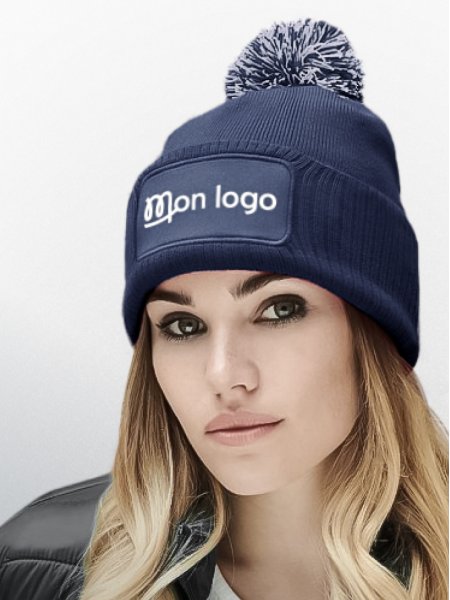 Mister Tee Bonnet à Pompon Personnalisé - Snowstar Patch Beechfield - B443