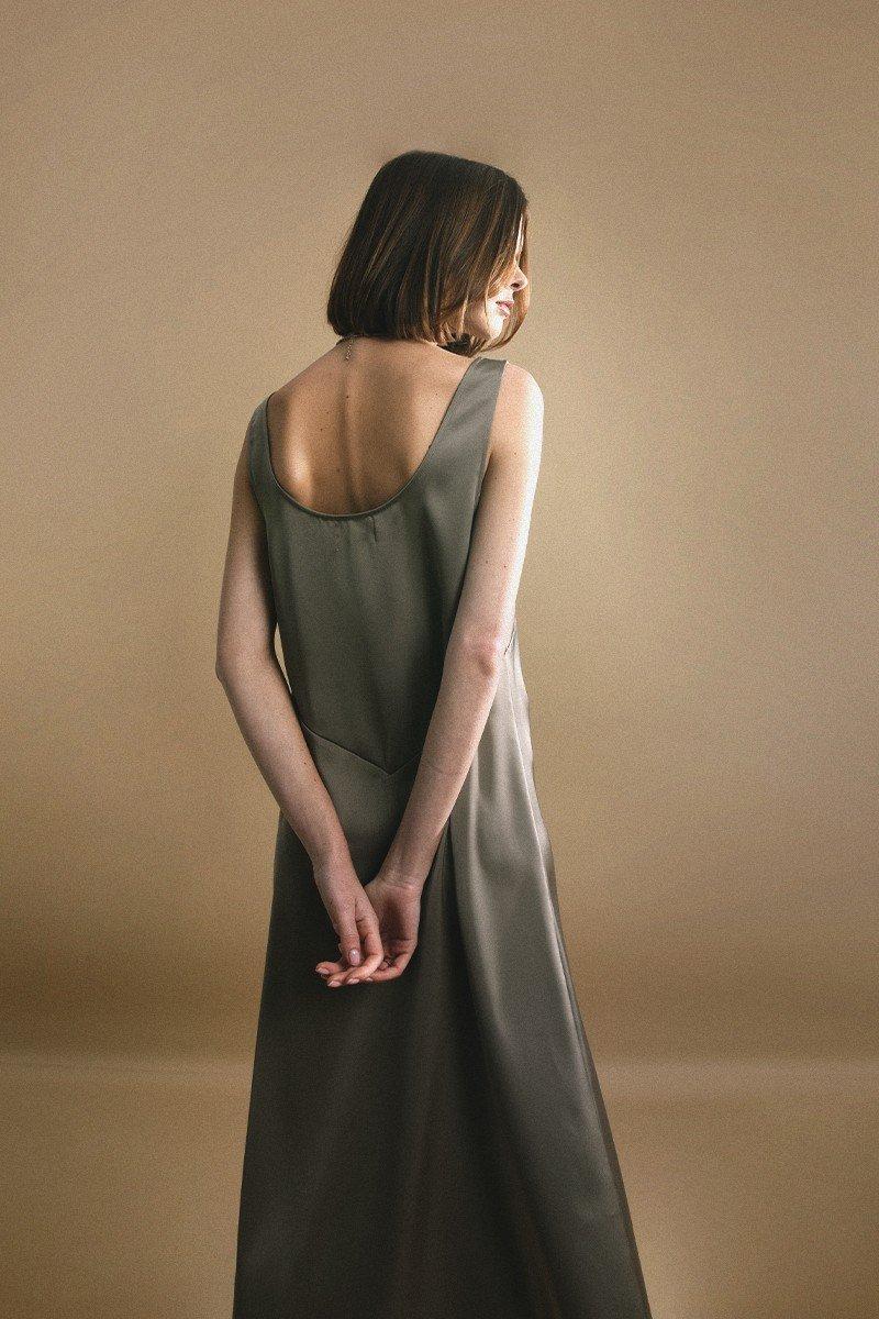 Molly Bracken Robe Satinée Col V