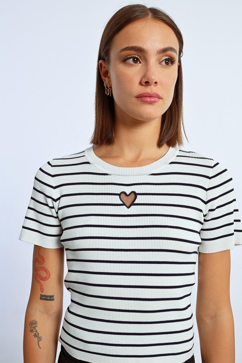 Molly Bracken T-shirt Rayé Avec Ouverture En Cœur