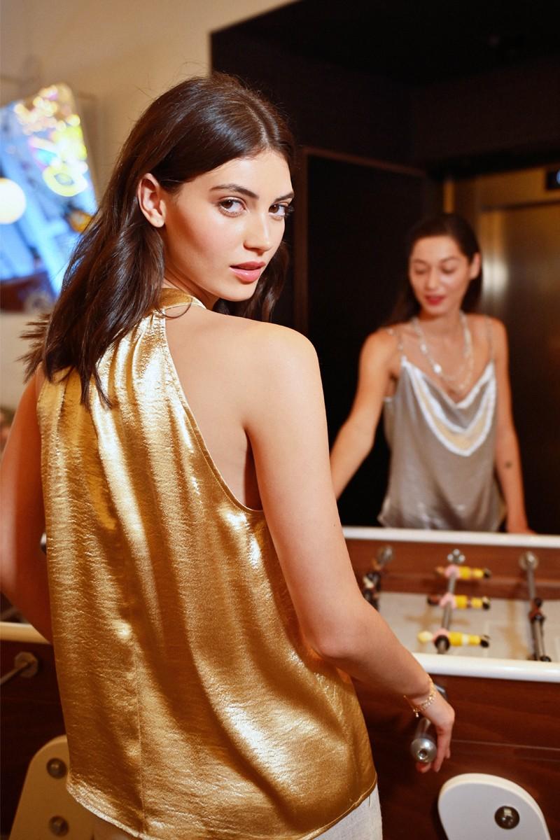 Molly Bracken Top Satiné Plissé