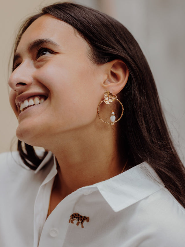 Nach Bijoux Boucles D'oreilles Cacatoès Sur Cercle Fleuri - Capsule Anniversaire