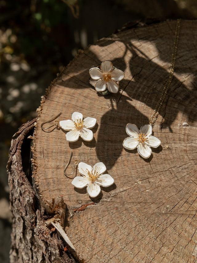 Nach Bijoux Boucles D'oreilles Pendantes Fleur Blanche