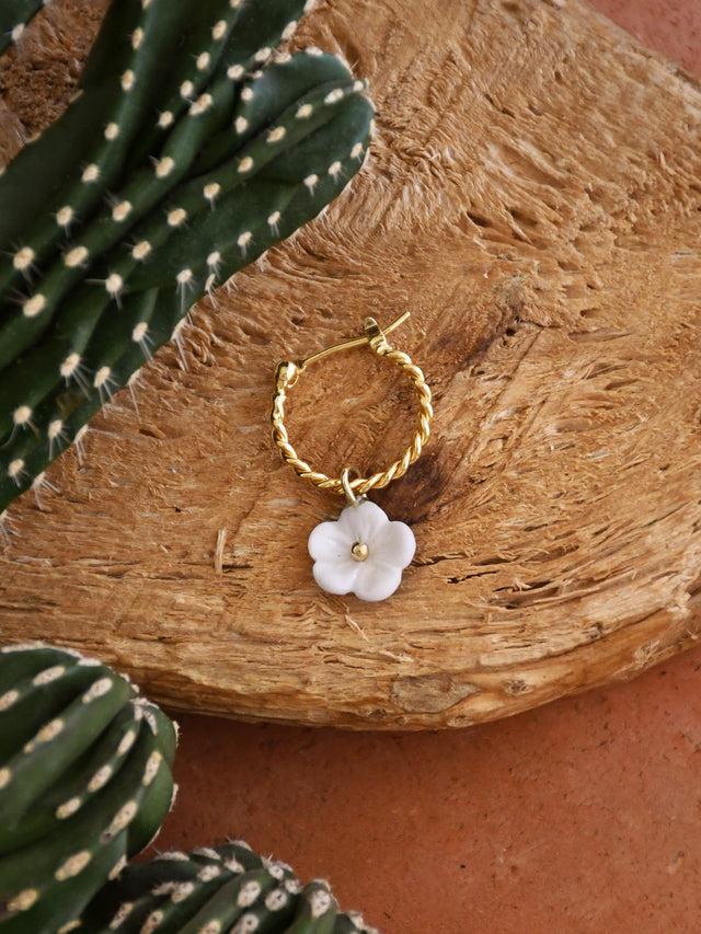 Nach Bijoux Mini Créole Fleur Blanche - Vendue à L'unité