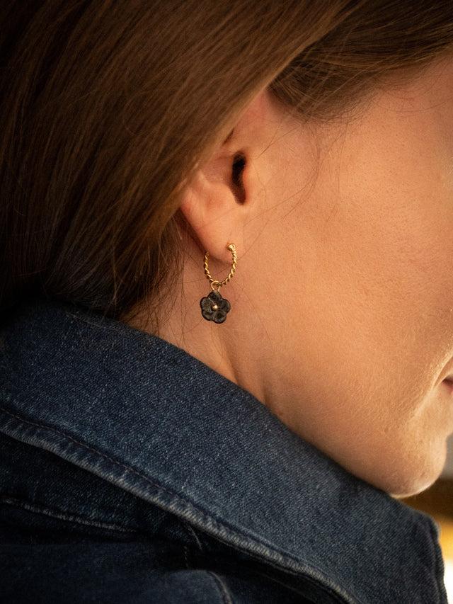 Nach Bijoux Mini Créole Fleur Noire - Vendue à L'unité