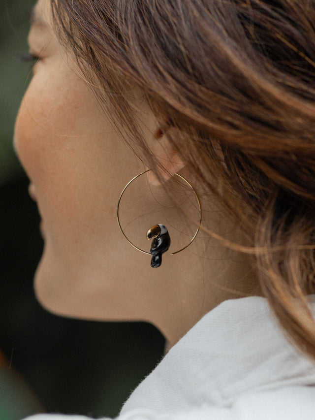 Nach Bijoux Petites Créoles Toucan Bec Doré