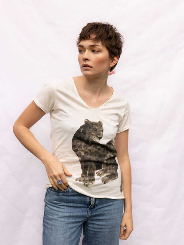 nach bijoux T-shirt panthère noire assise