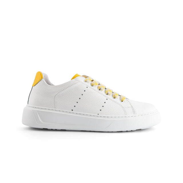 national standard Sneakers basses cuir nappa grainé blanc et cuir jaune
