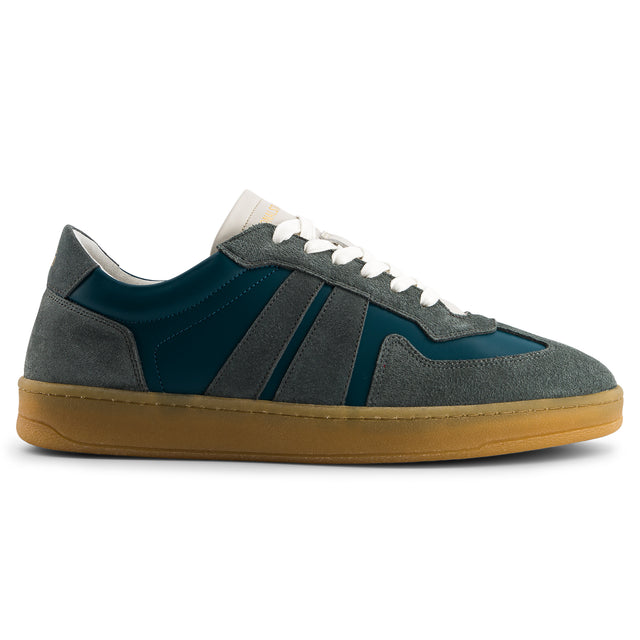 national standard Sneakers en cuir nappa vert et empiétement en cuir veau velours vert