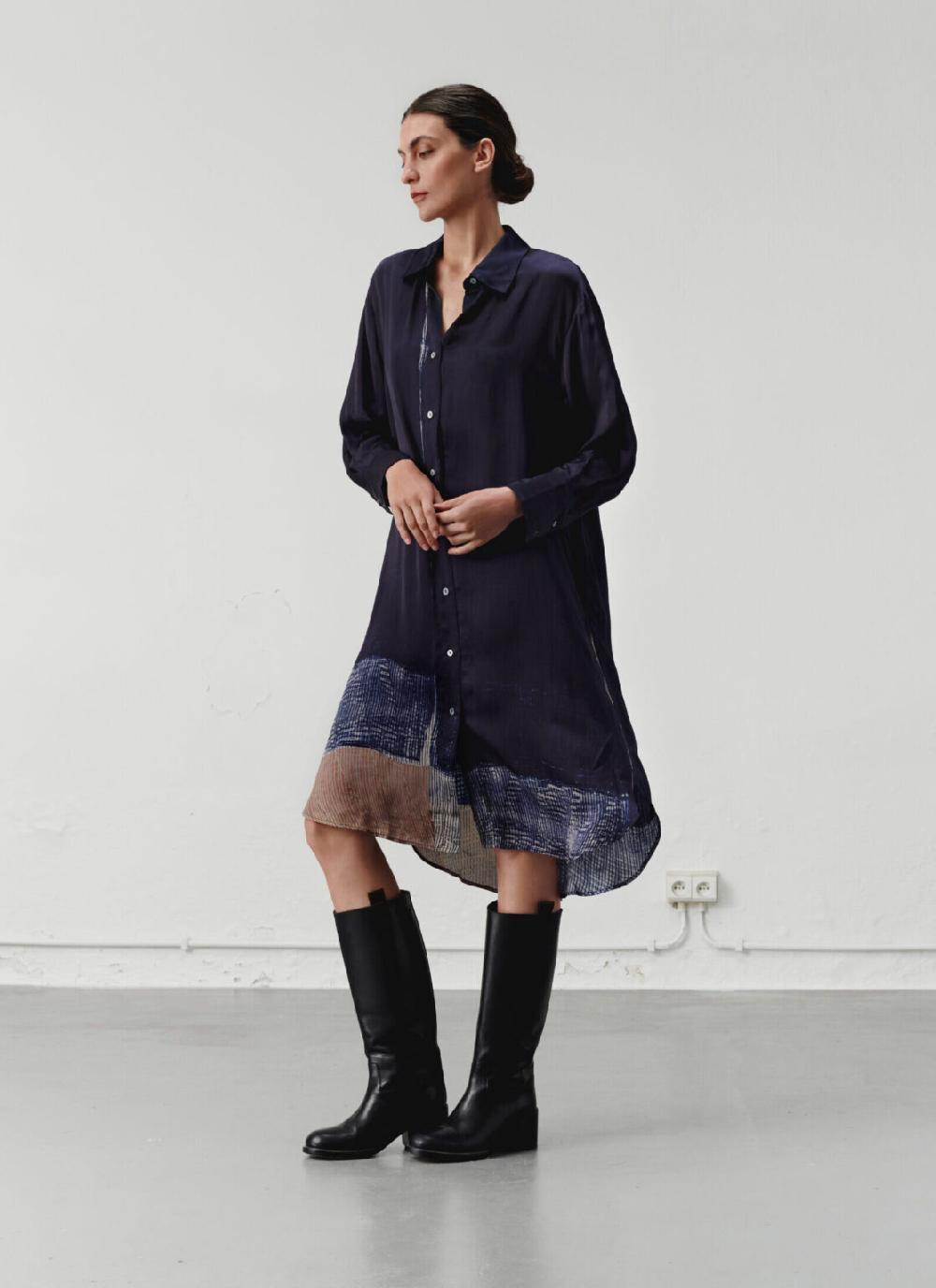 Nous Antwerp EVA DRESS I Placement Lines Navy