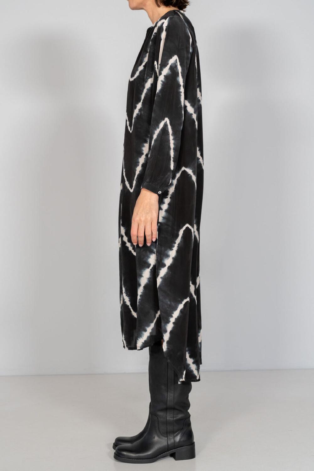 Nous Antwerp LEA DRESS I Zig Zag Blackish