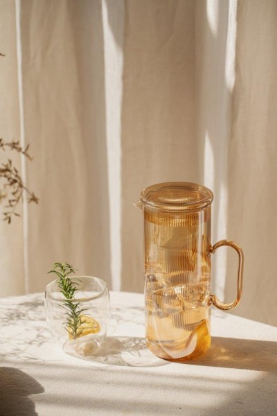 Nuts Innovations Wasserkaraffe Gold Verchromt 1.2 L