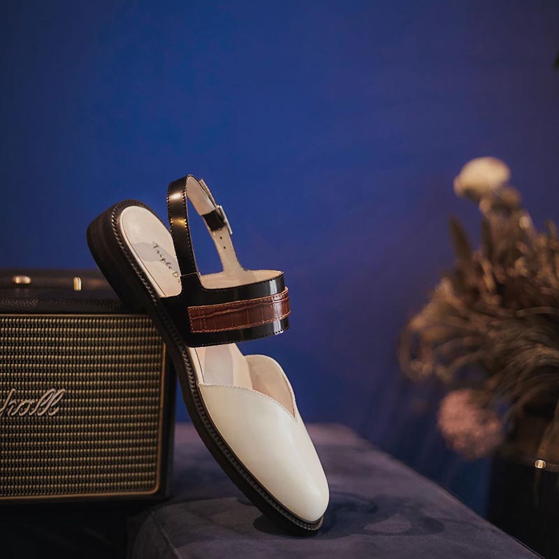 Opp France Women Round Toe Cutout Sandals