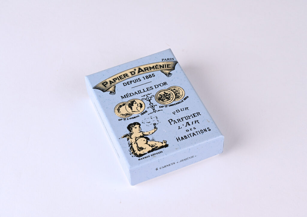 Papier D'arménie COFFRET VINTAGE ARMÉNIEDes Senteurs D’ailleurs Dans Leur Coffret Vintage