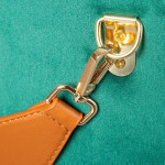 Paris Prix Pouf Coffre En Velours à Sangle "Yola" 45cm Vert